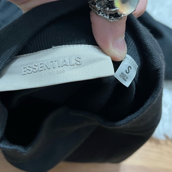 Like New Men’s Small Fear Of God Essentials Oversized Long-sleeve T-Shirt Black - Picture 13 of 15